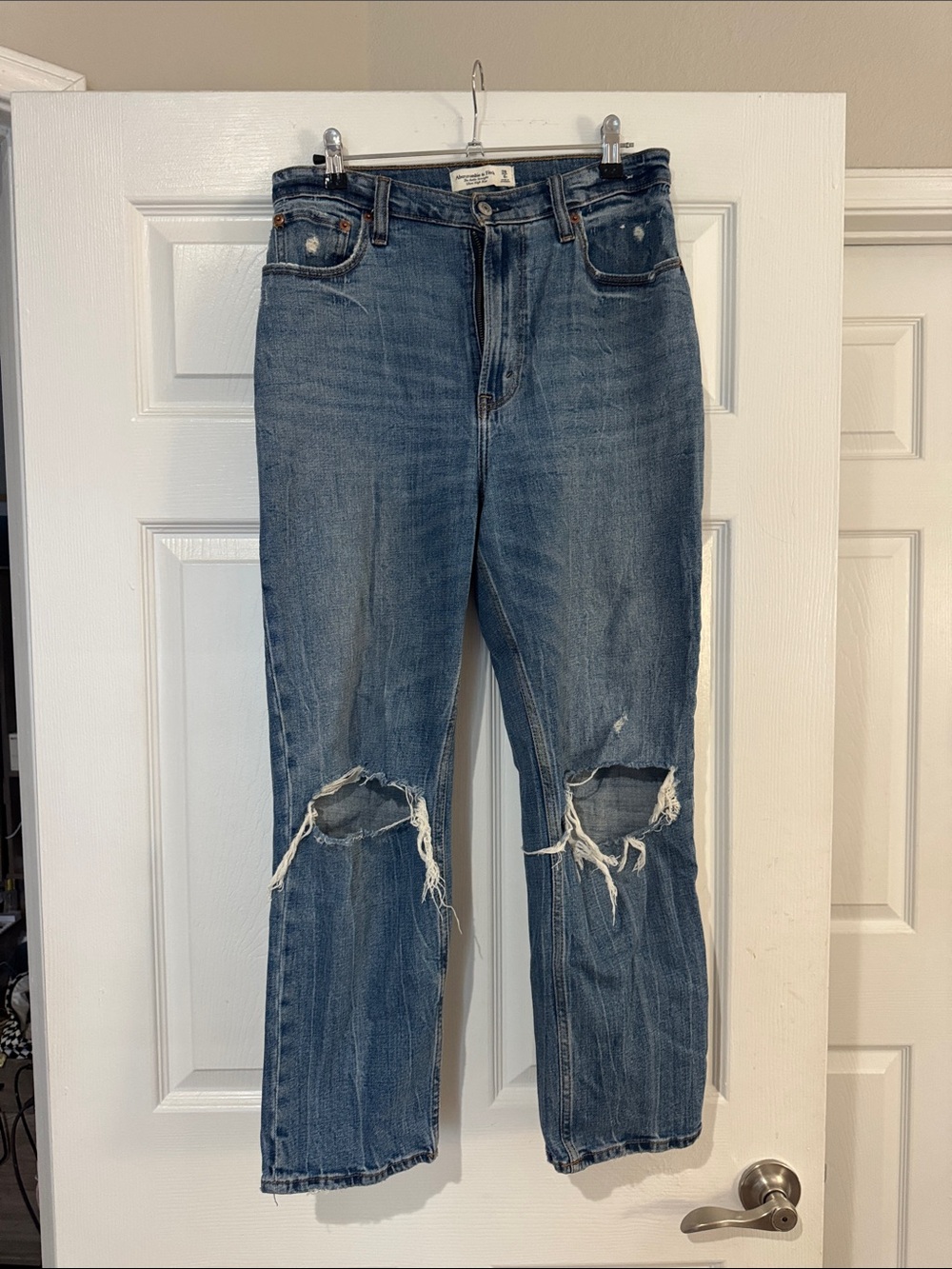 Abercrombie & Fitch Distressed Blue Denim Jeans - Casual Straight Fit
